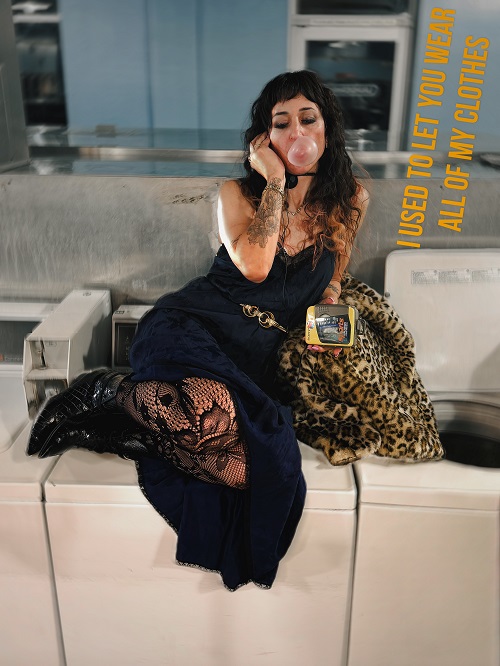 WitchCabin_Laundry_bubblegum shoot